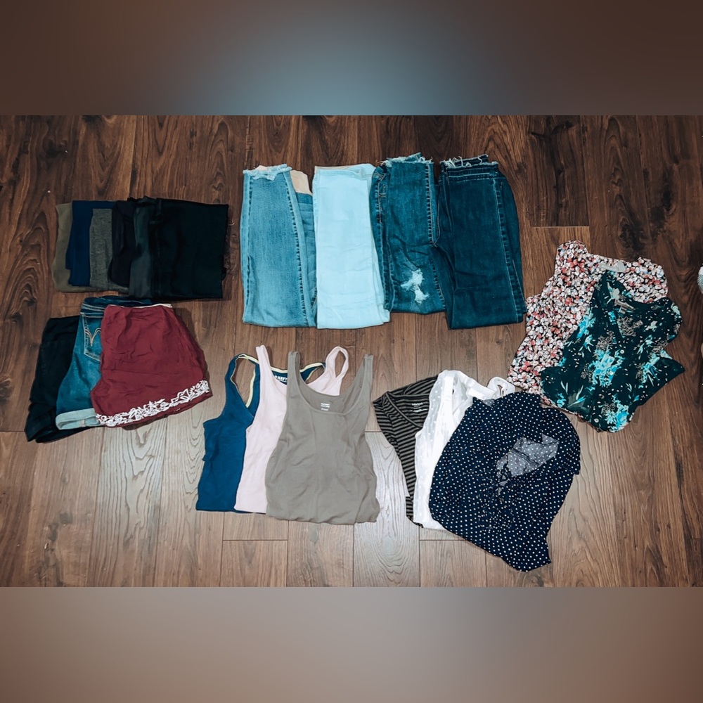 Size XS / SM maternity lot